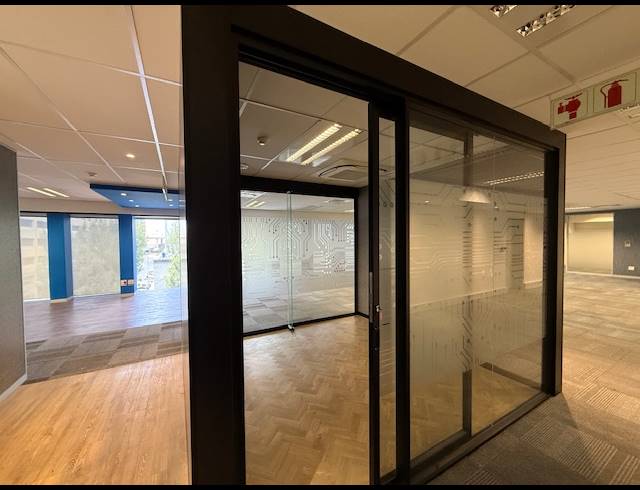 762M² OFFICE TO LET IN FORESHORE